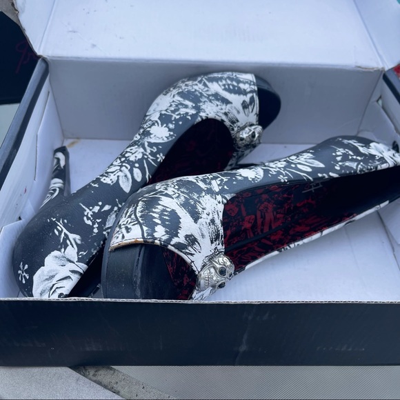 Iron Fist OMG Platform Skulls Roses Peep Toe Heels Rockabilly 9 - Picture 7 of 7